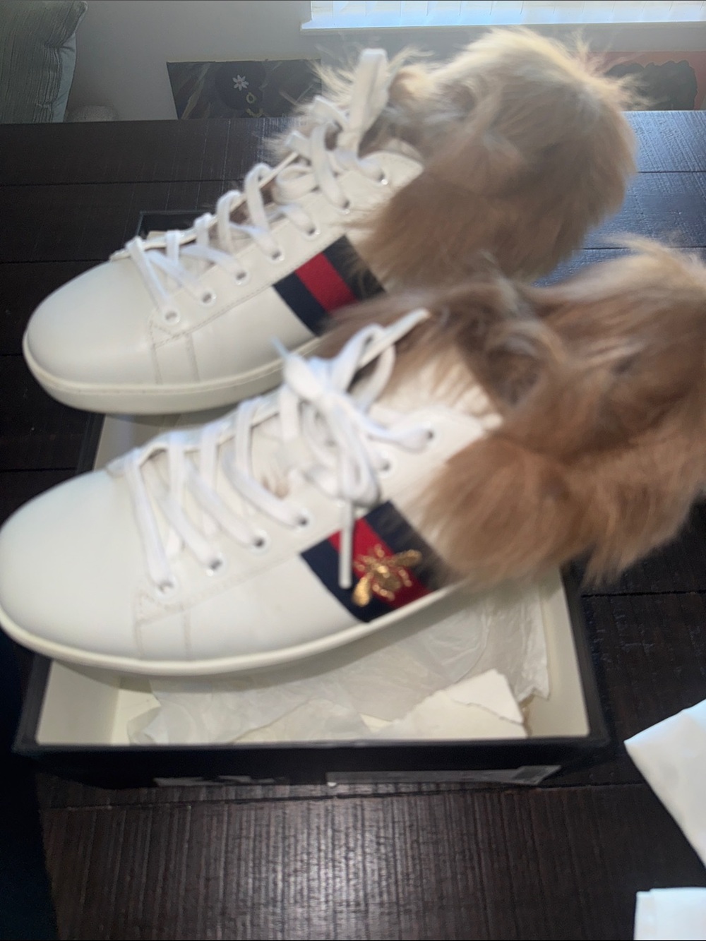 ON SALE🚨🚨🤑Gucci White Leather Sneakers with Brown Fur and Red-Green Web